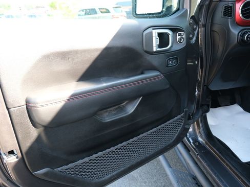 Used 2022 Jeep Gladiator Rubicon w/ LED Lighting Group AWD/4WD image 15