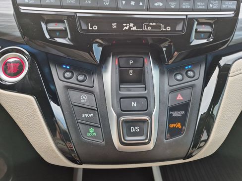 Used 2025 Honda Odyssey Elite image 16