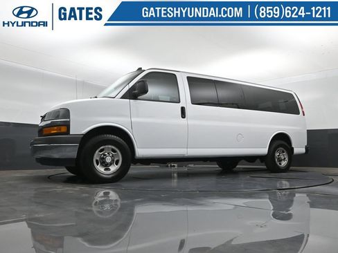 Used 2019 Chevrolet Express 3500 LT w/ LT Preferred Equipment Group RWD image 30