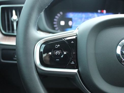 Used 2023 Volvo XC60 B5 Plus w/ Climate Package AWD/4WD image 25
