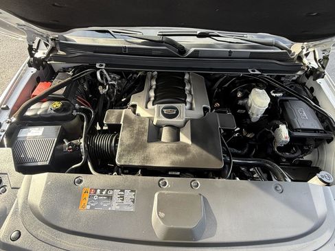 Used 2019 Cadillac Escalade Luxury AWD/4WD image 29