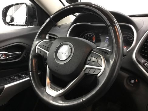 Used 2018 Jeep Cherokee Overland AWD/4WD image 35