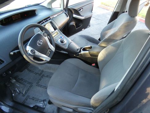Used 2015 Toyota Prius Two image 48
