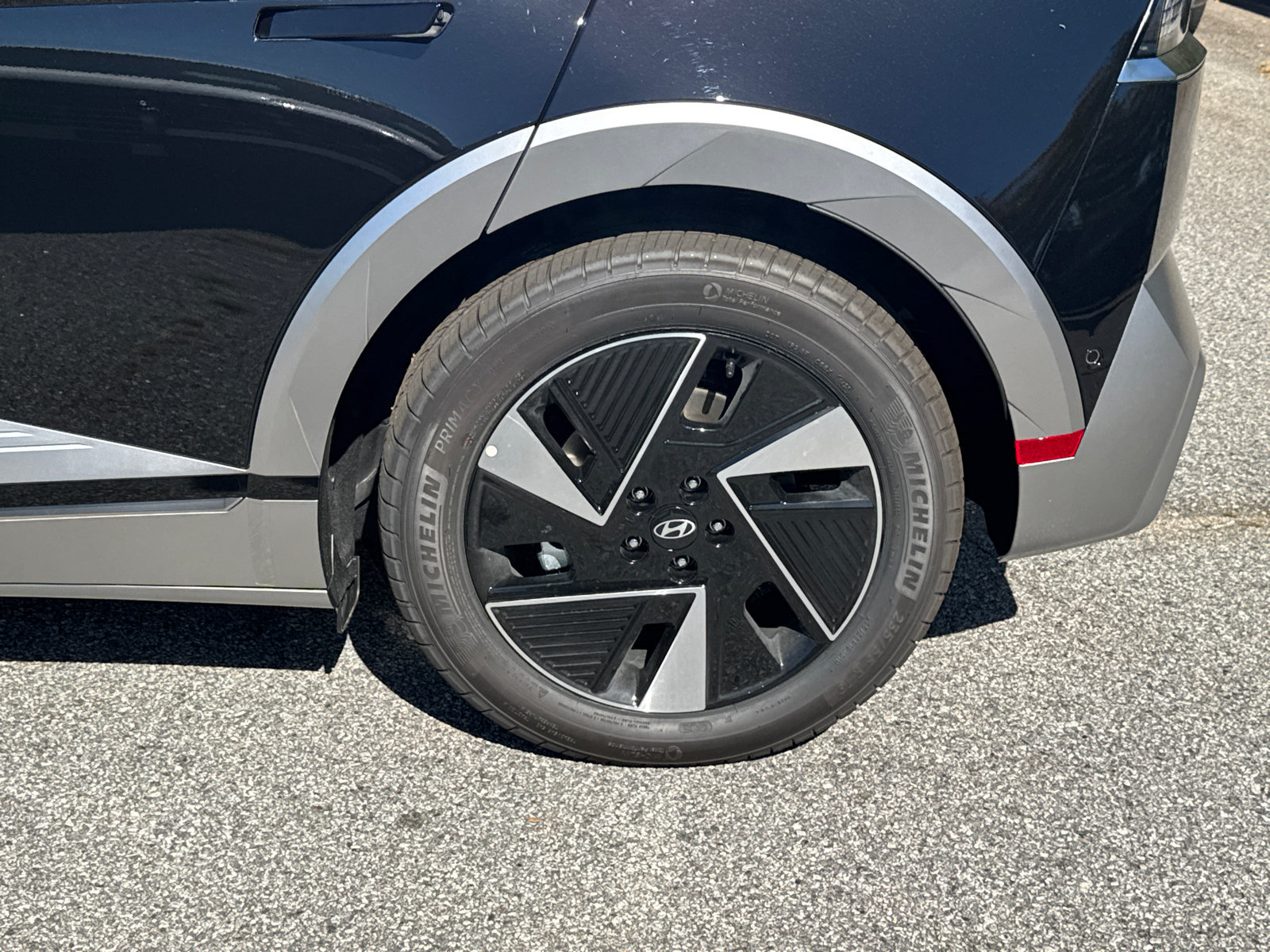 New 2027 Hyundai Ioniq 5 Limited RWD image 21