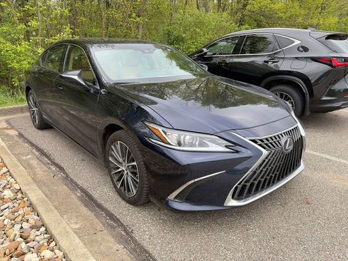 Used 2022 Lexus ES 300h w/ Premium Package FWD image 3