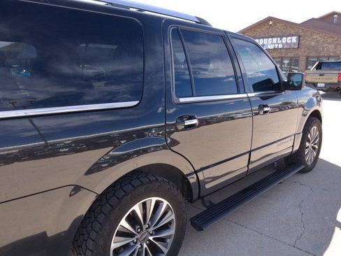 Used 2015 Lincoln Navigator 4WD image 9
