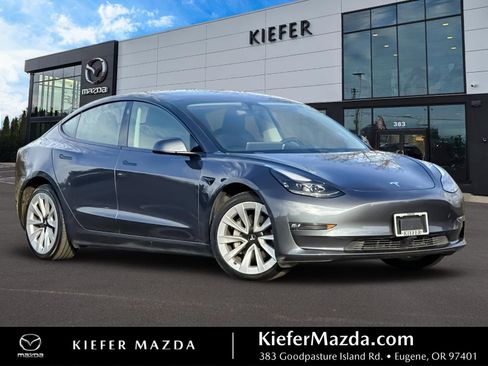 Used 2021 Tesla Model 3 Long Range image 1