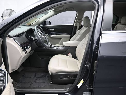 Used 2023 Cadillac XT4 Luxury FWD image 11