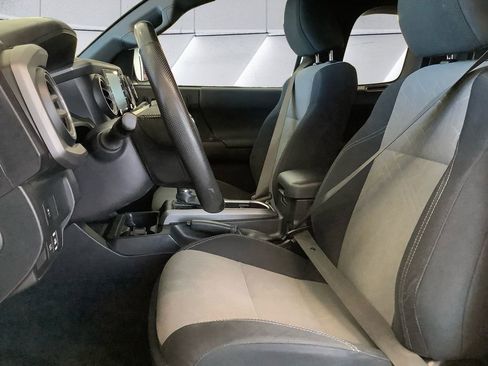 Used 2023 Toyota Tacoma TRD Off-Road image 7