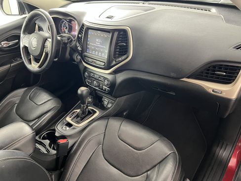Used 2015 Jeep Cherokee Limited w/ Luxury Group AWD/4WD image 25