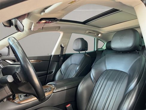 Used 2017 Maserati Levante w/ Luxury Package image 8