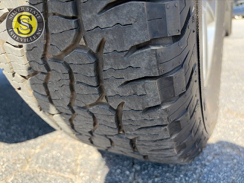 Used 2019 Jeep Wrangler Unlimited Sahara w/ LED Lighting Group AWD/4WD image 10