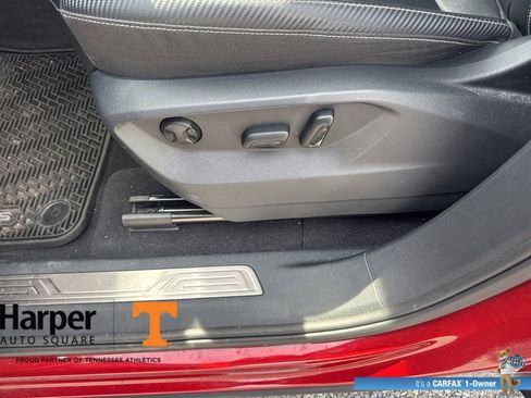 Used 2022 Volkswagen Atlas Cross Sport SE w/ Panoramic Sunroof Package image 18