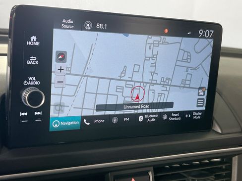 Used 2024 Honda Pilot Touring image 13