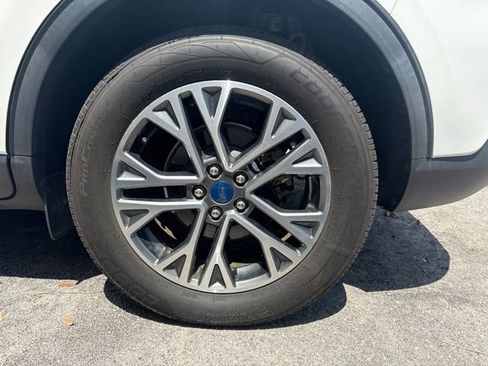 Used 2020 Ford Escape SEL FWD image 11