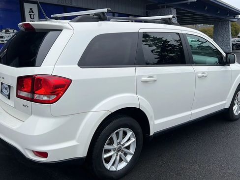 Used 2015 Dodge Journey SXT w/ Flexible Seating Group image 6