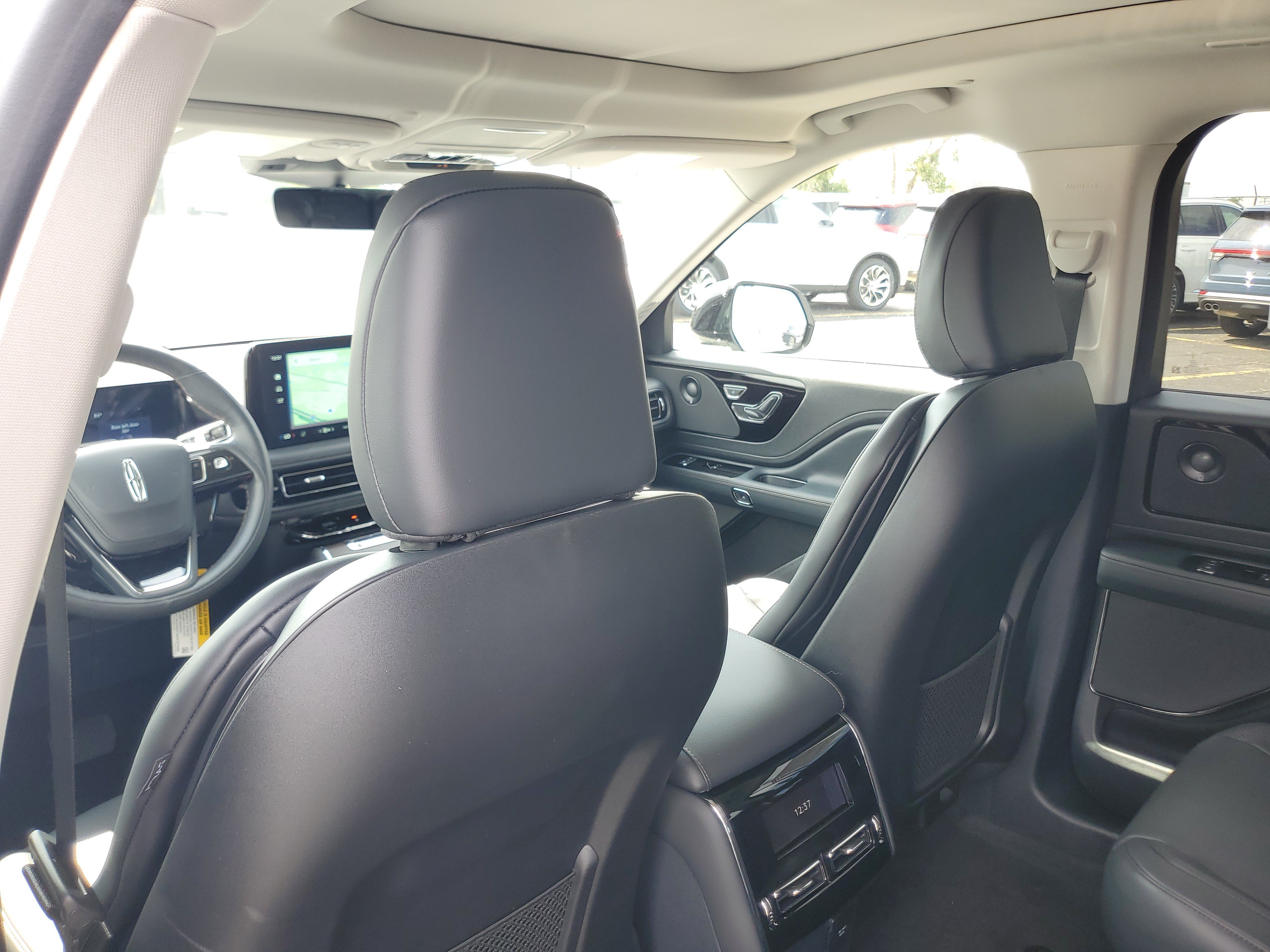 New 2027 Lincoln Aviator Reserve w/ Jet Appearance Package AWD/4WD image 23