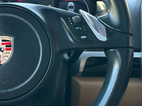 Used 2014 Porsche Cayenne Platinum Edition image 31