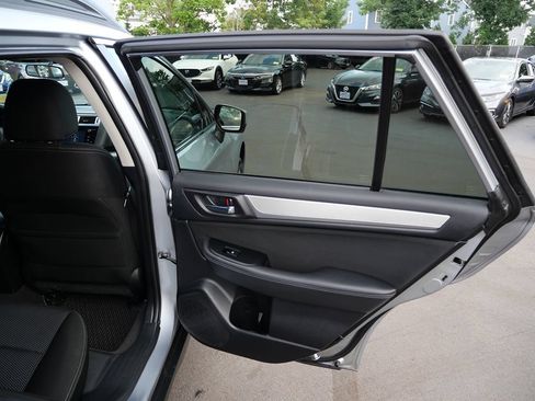 Used 2017 Subaru Outback 2.5i Premium AWD/4WD image 34