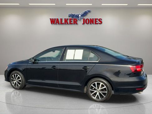 Used 2017 Volkswagen Jetta SE image 5
