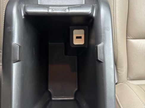 Used 2018 GMC Canyon SLT image 18