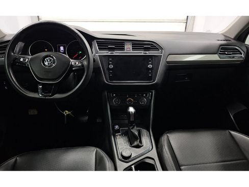Used 2020 Volkswagen Tiguan SE AWD/4WD image 3