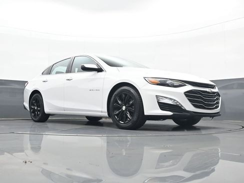 Used 2020 Chevrolet Malibu LT FWD image 23