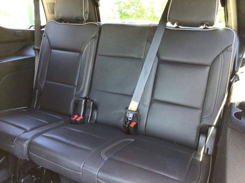 Used 2023 Chevrolet Tahoe Premier AWD/4WD image 17