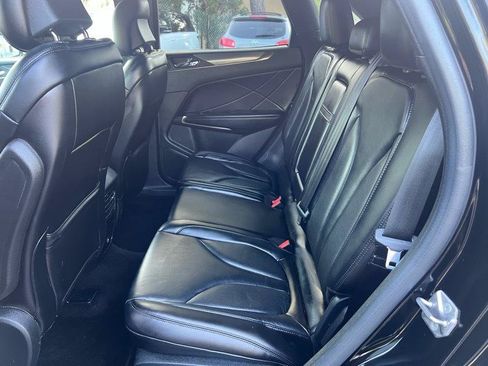 Used 2017 Lincoln MKC Select w/ Select Plus Package AWD/4WD image 8