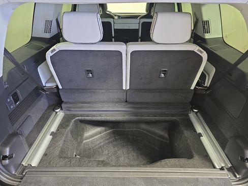 Used 2023 Rivian R1S Launch Edition image 35