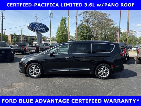 Used 2018 Chrysler Pacifica Limited image 1