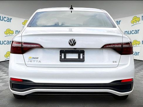 Used 2024 Volkswagen Jetta SE FWD image 5