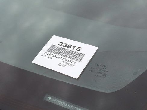 Certified 2024 Toyota Prius XLE AWD/4WD image 18