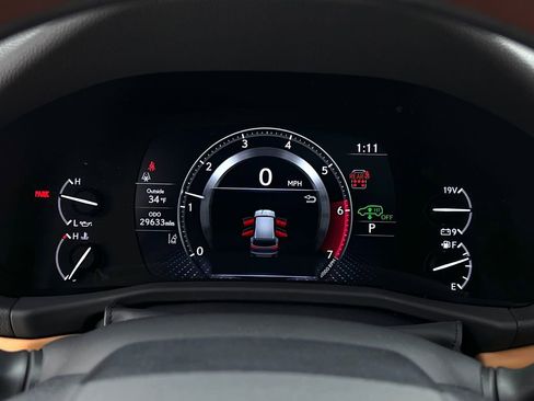 Used 2024 Lexus LX 600 4WD w/ Luxury Package image 19