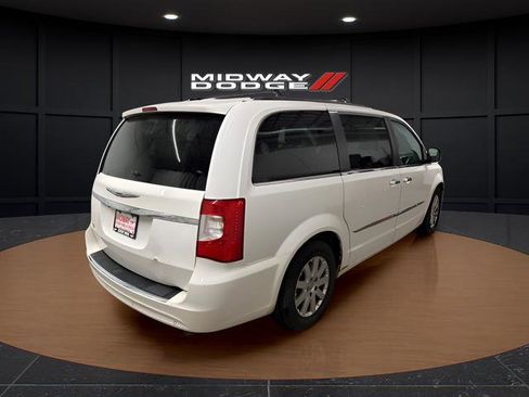 Used 2012 Chrysler Town & Country Touring-L w/ Entertainment Group #2 image 4