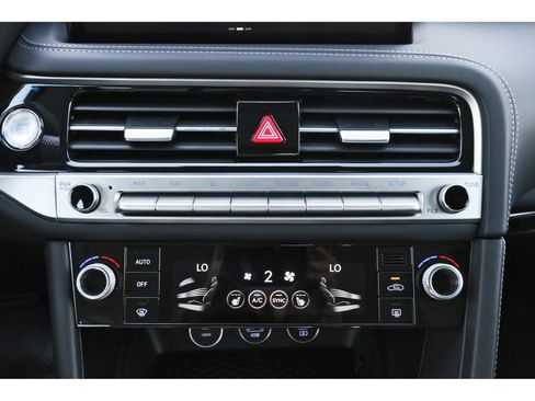 Used 2026 Genesis G70 2.5T image 26