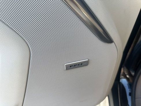 Used 2022 GMC Yukon XL Denali w/ Denali Premium Package image 16