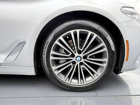 Used 2018 BMW 530i xDrive w/ Premium Package AWD/4WD image 12