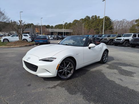 Used 2018 MAZDA MX-5 Miata Grand Touring image 1