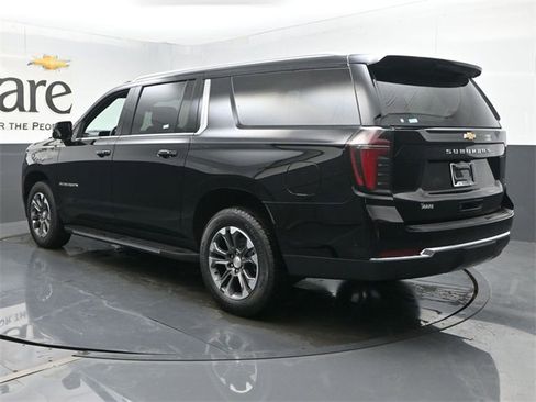 New 2025 Chevrolet Suburban LS image 15