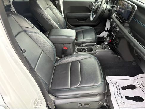 Used 2024 Jeep Wrangler High Altitude AWD/4WD image 16