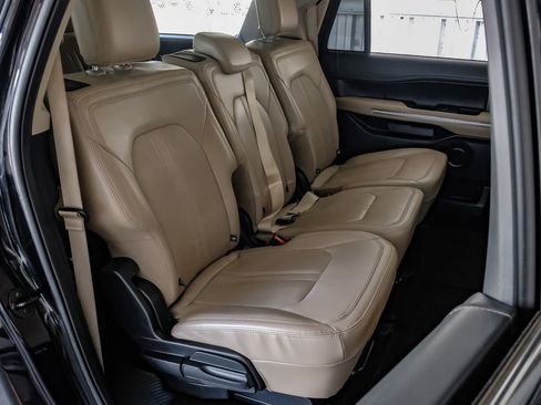 Used 2022 Ford Expedition Max Limited image 32