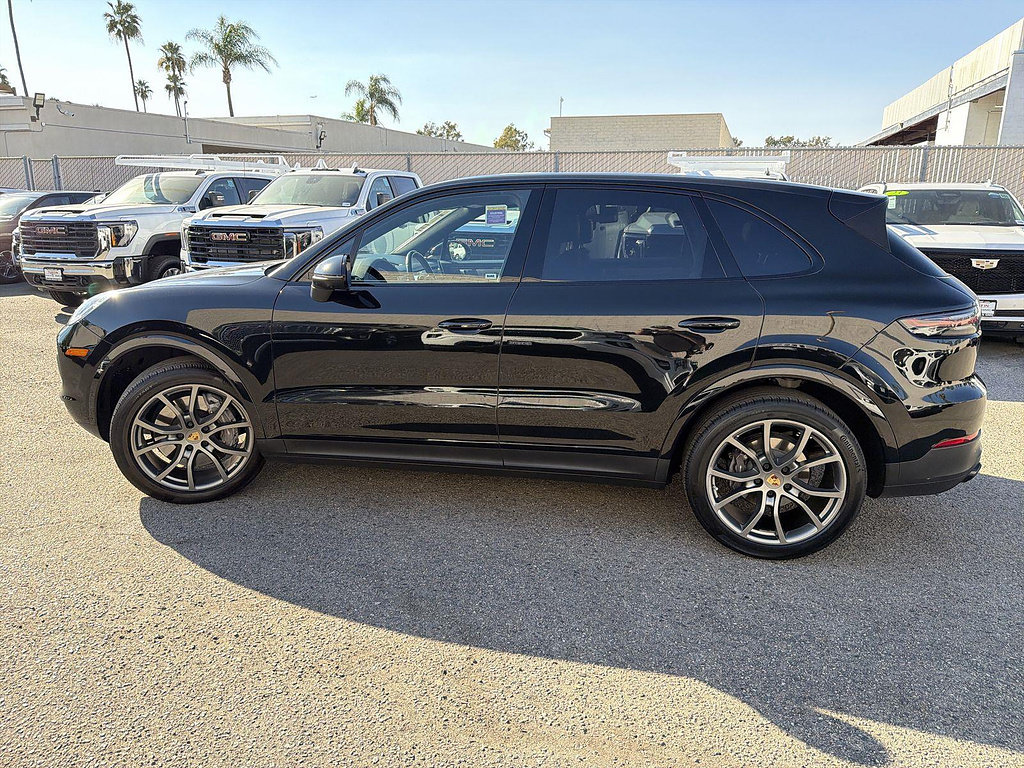 Used 2023 Porsche Cayenne AWD/4WD image 8