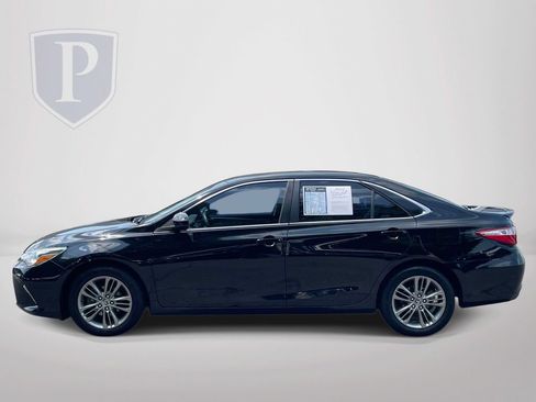Used 2016 Toyota Camry SE FWD image 5