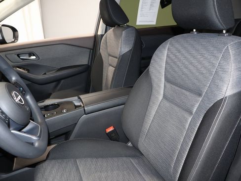 Certified 2023 Nissan Rogue SV image 29