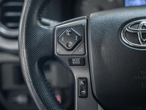 Used 2019 Toyota Tacoma TRD Sport image 35