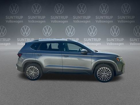 Used 2025 Volkswagen Taos SE FWD image 37