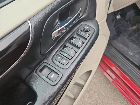 Used 2020 Dodge Grand Caravan SXT image 10