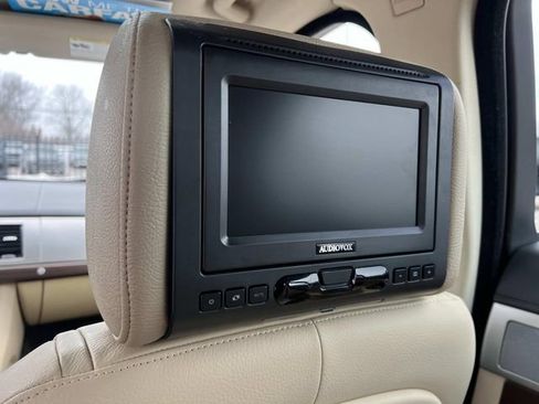 Used 2013 Jaguar XF image 13