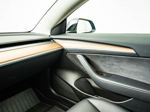 Used 2023 Tesla Model 3 Standard Range RWD image 34